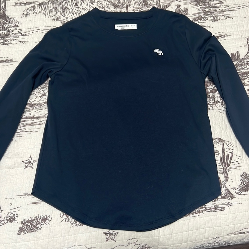Abercrombie kids 13/14 navy long sleeve